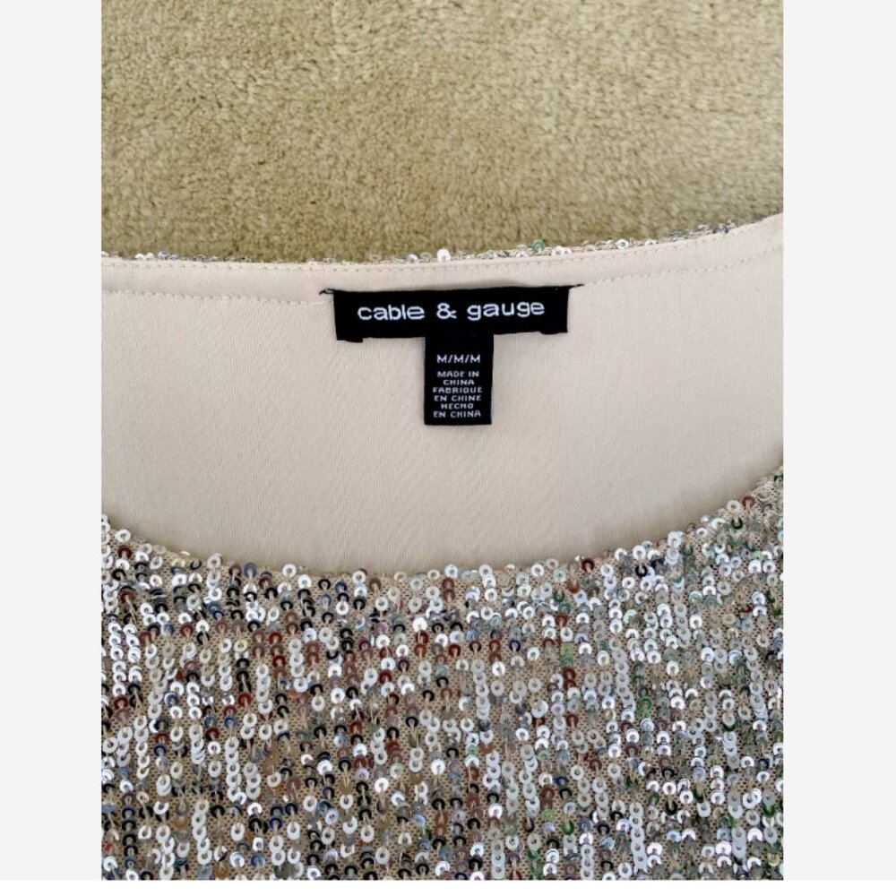 Cable & Gauge Med Beige/Light Gold Sequin Top w/Cap Sleeves Sparkly & Festive